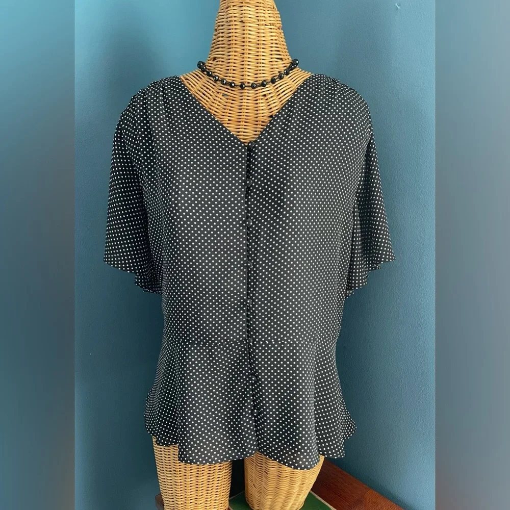 Chico’s Polka Dot flutter Sleeve Peplum Top. Size 2 (12/14). 100% polyester - Picture 1 of 9